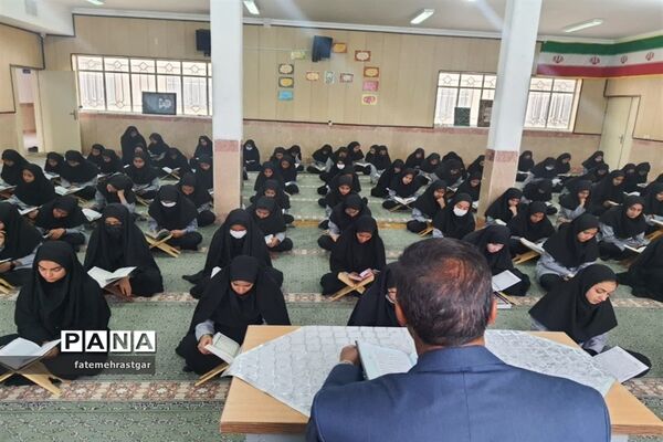 محفل انس با قرآن در مدارس ابرکوه