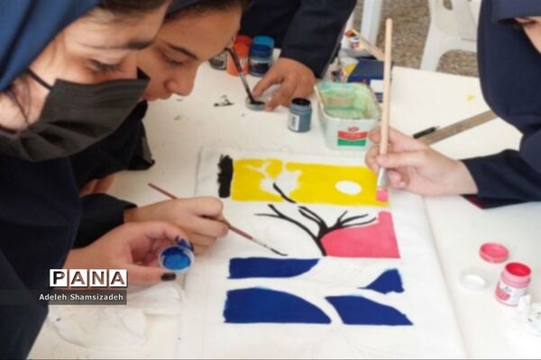 برگزاری طرح نقاشی همگانی در دبیرستان شاهد تقوا پیشگان