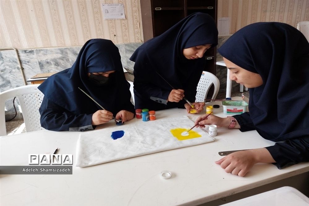 برگزاری طرح نقاشی همگانی در دبیرستان شاهد تقوا پیشگان