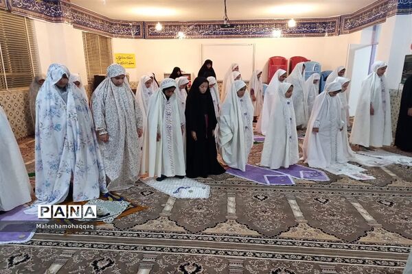 ضیافت افطاری در دبستان عفت ابرکوه