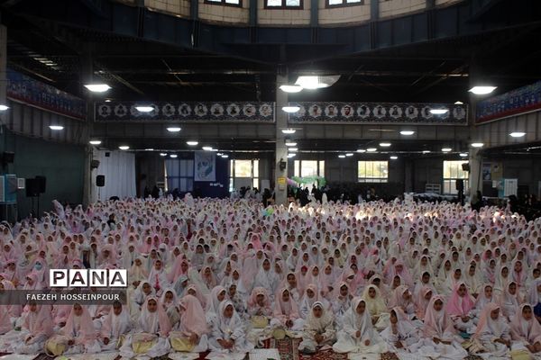 جشن بزرگ ۱۶۰۰ نفره روزه اولی‌ها در بهارستان‌دو