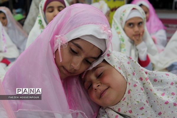 جشن بزرگ ۱۶۰۰ نفره روزه اولی‌ها در بهارستان‌دو