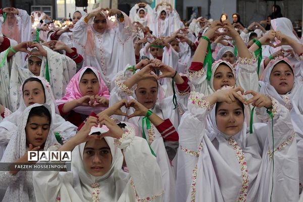 جشن بزرگ ۱۶۰۰ نفره روزه اولی‌ها در بهارستان‌دو