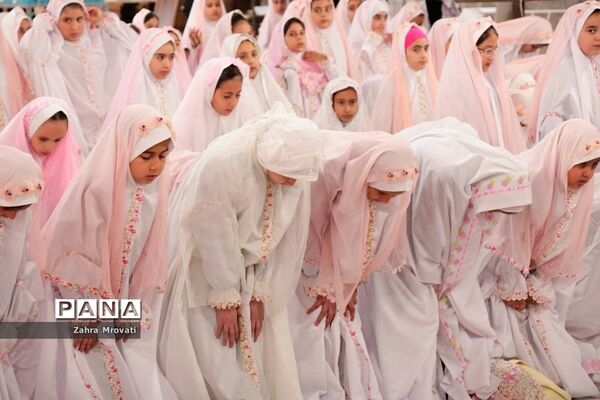 جشن بزرگ ۱۶۰۰ نفره روزه اولی‌ها در بهارستان‌دو