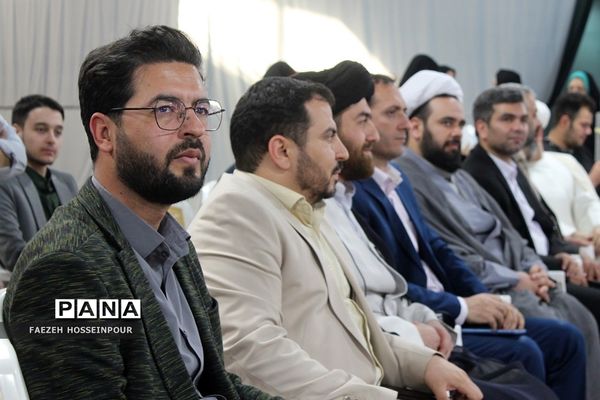 جشن بزرگ ۱۶۰۰ نفره روزه اولی‌ها در بهارستان‌دو