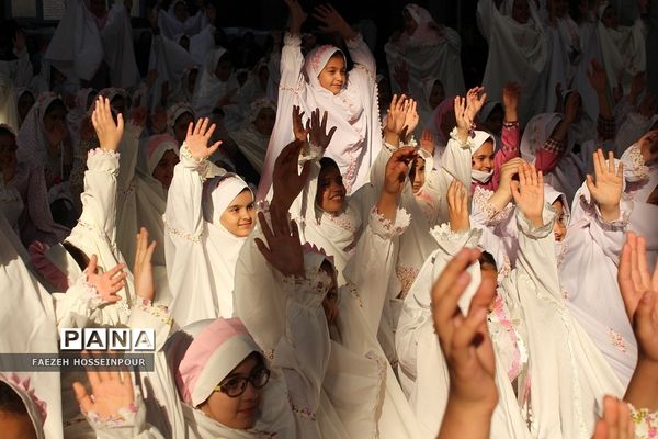 جشن بزرگ ۱۶۰۰ نفره روزه اولی‌ها در بهارستان‌دو