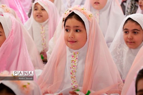 جشن بزرگ ۱۶۰۰ نفره روزه اولی‌ها در بهارستان‌دو