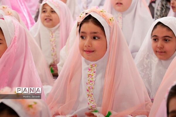 جشن بزرگ ۱۶۰۰ نفره روزه اولی‌ها در بهارستان‌دو