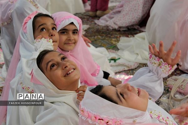 جشن بزرگ ۱۶۰۰ نفره روزه اولی‌ها در بهارستان‌دو