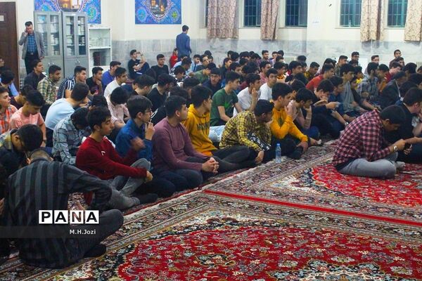 نشست تریبون آزاد دانش‌آموزی در دبیرستان شاهد جواد الائمه قم