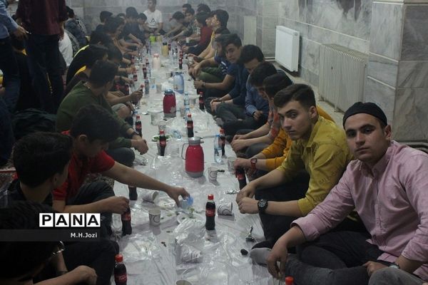 نشست تریبون آزاد دانش‌آموزی در دبیرستان شاهد جواد الائمه قم