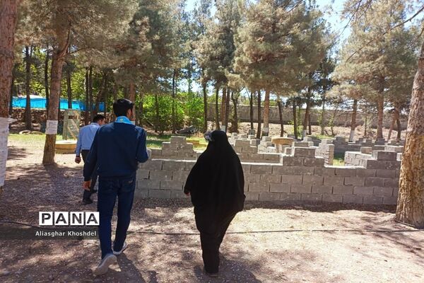 بازدید مسئولان اداره و مجلس شورای دانش‌آموزی ناحیه یک از اردوگاه های سطح شهر