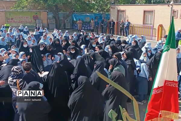 تشیع پیکر شهید گمنام در دبستان شاهد حضرت خدیجه( س) منطقه ۱۸