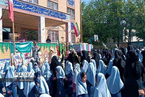 تشیع پیکر شهید گمنام در دبستان شاهد حضرت خدیجه( س) منطقه ۱۸
