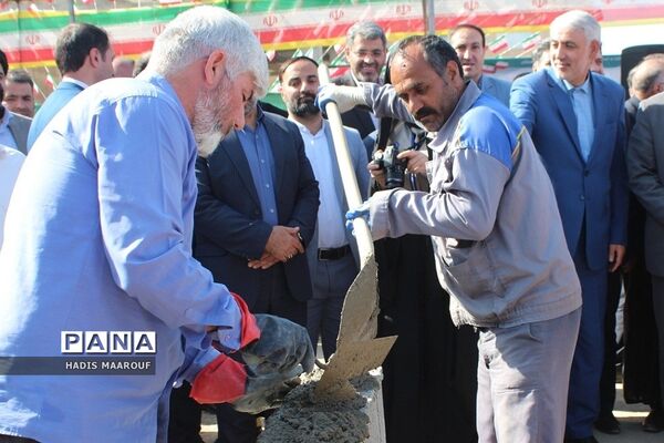 آیین خشت‌گذاری ۱۰ مدرسه در بهارستان 2