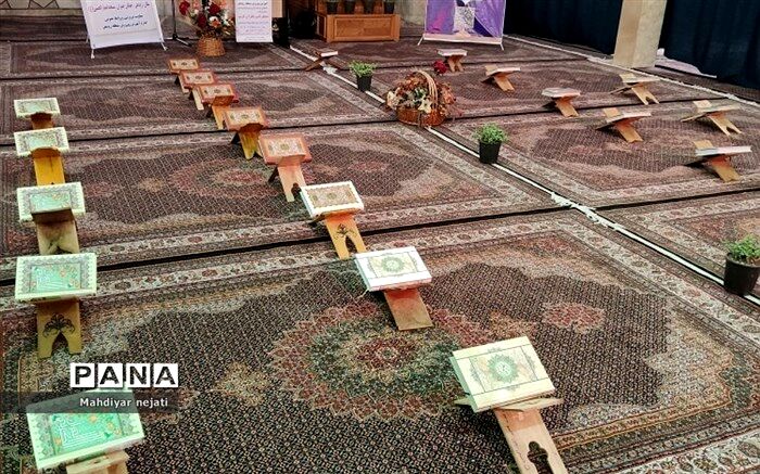 مراسم تجلیل از دانش‌آموزان برتر قرآنی شهرستان نهبندان برگزار شد/ فیلم