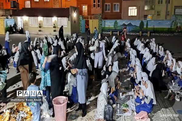 ضیافت افطاری دبستان دخترانه لغوی ناحیه یک یزد