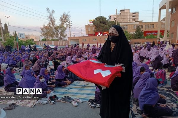 زیارت پرچم حرم امام حسین (ع) در مدرسه معارف ۶