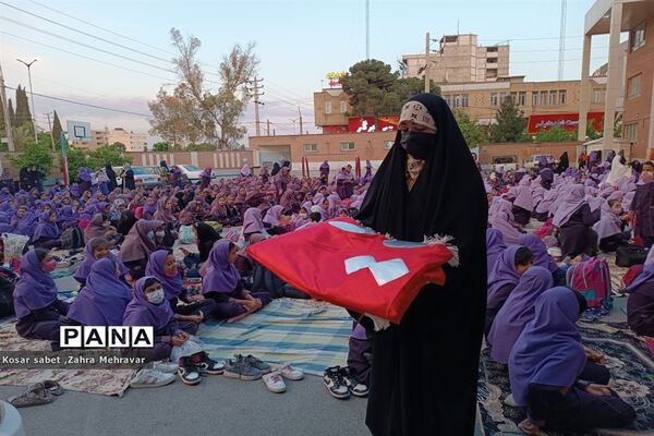 زیارت پرچم حرم امام حسین (ع) در مدرسه معارف ۶