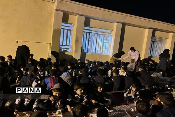 ضیافت افطاری و محفل انس با قرآن دبستان سما خاتم