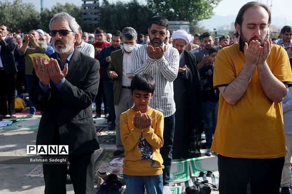 نماز عید سعید فطر در مصلی تهران