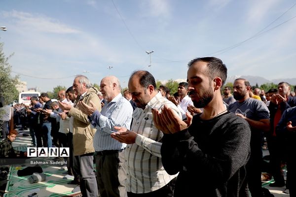 نماز عید سعید فطر در مصلی تهران