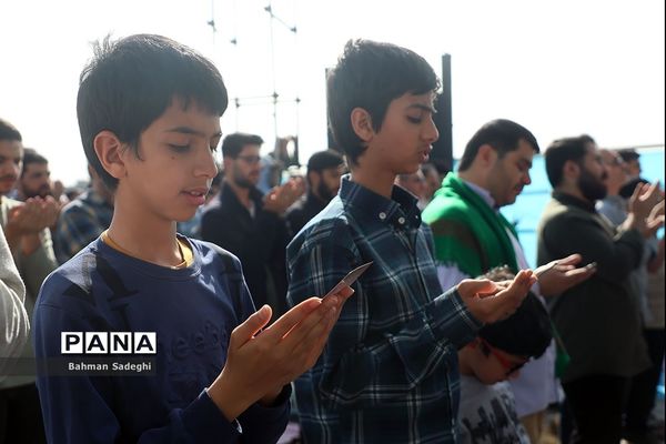 نماز عید سعید فطر در مصلی تهران