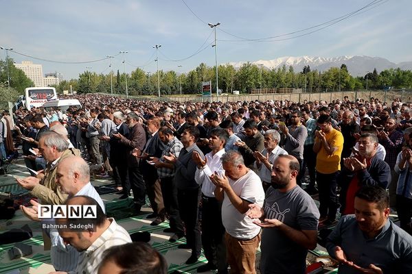 نماز عید سعید فطر در مصلی تهران