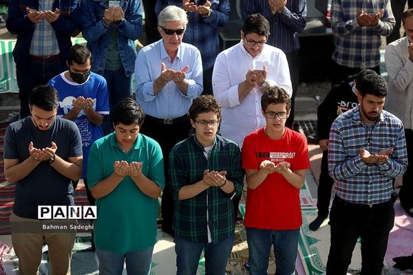 نماز عید سعید فطر در مصلی تهران