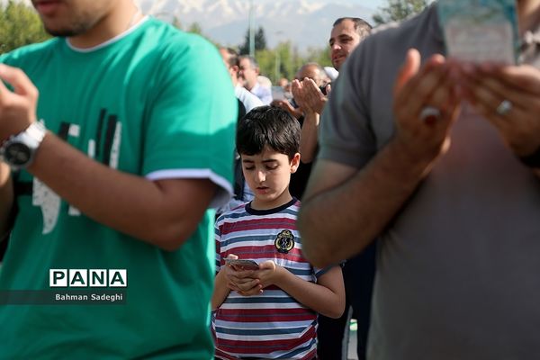 نماز عید سعید فطر در مصلی تهران