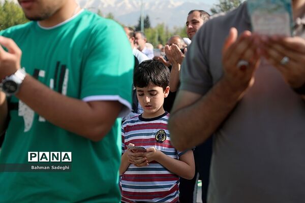 نماز عید سعید فطر در مصلی تهران