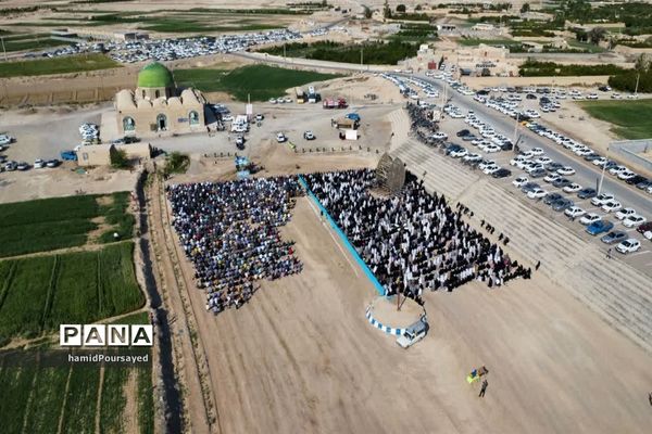 اقامه نماز عید سعید فطر درابرکوه