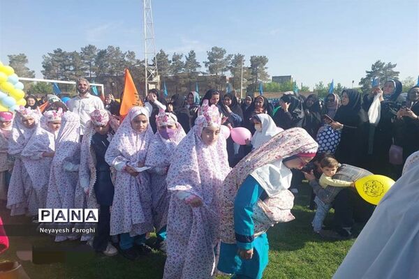حضور پر شور کودکان دهه نودی در نماز عید سعید فطر آباده