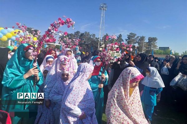 حضور پر شور کودکان دهه نودی در نماز عید سعید فطر آباده