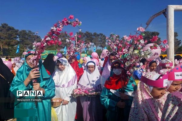 حضور پر شور کودکان دهه نودی در نماز عید سعید فطر آباده
