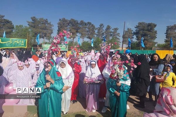 حضور پر شور کودکان دهه نودی در نماز عید سعید فطر آباده
