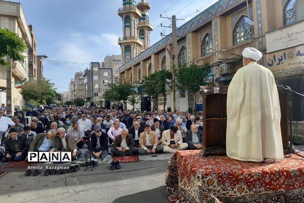 برگزاری مراسم نماز عید فطر در مسجد نبی