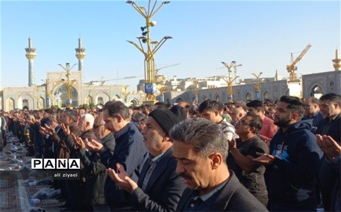 برپایی نماز عید فطر در حرم مطهر رضوی/ فیلم