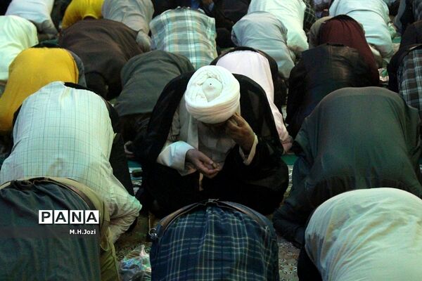 نماز عید سعید فطر در حرم حضرت معصومه (س)
