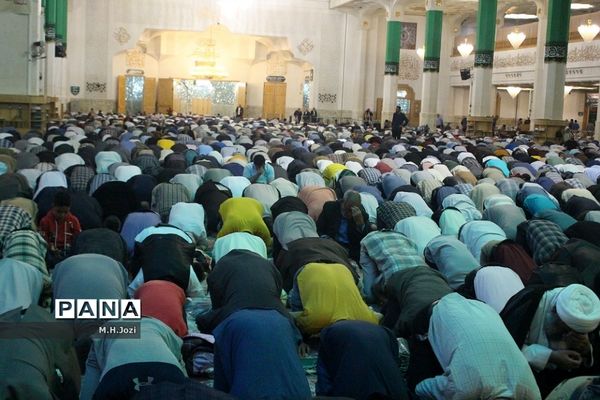 نماز عید سعید فطر در حرم حضرت معصومه (س)