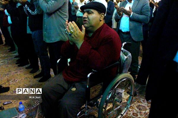نماز عید سعید فطر در حرم حضرت معصومه (س)