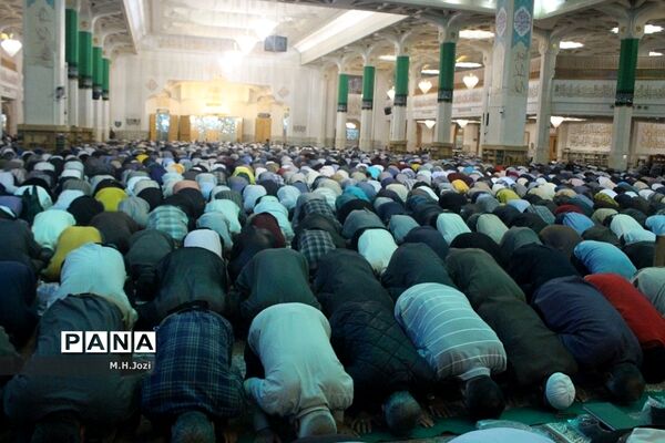 نماز عید سعید فطر در حرم حضرت معصومه (س)
