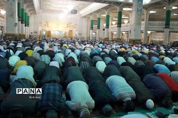 نماز عید سعید فطر در حرم حضرت معصومه (س)