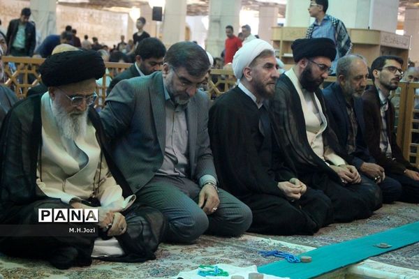 نماز عید سعید فطر در حرم حضرت معصومه (س)