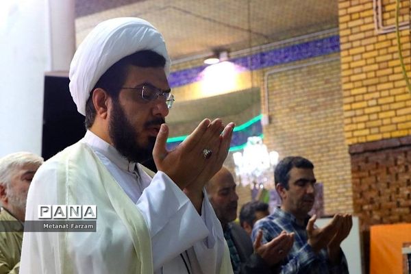 اقامه نماز بندگی در دماوند