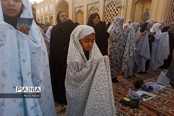 نماز عید فطر در آرامگاه شهید آیت‌الله مدرس در کاشمر