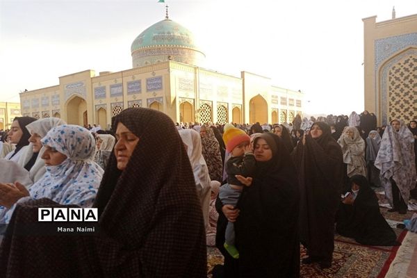 نماز عید فطر در آرامگاه شهید آیت‌الله مدرس در کاشمر