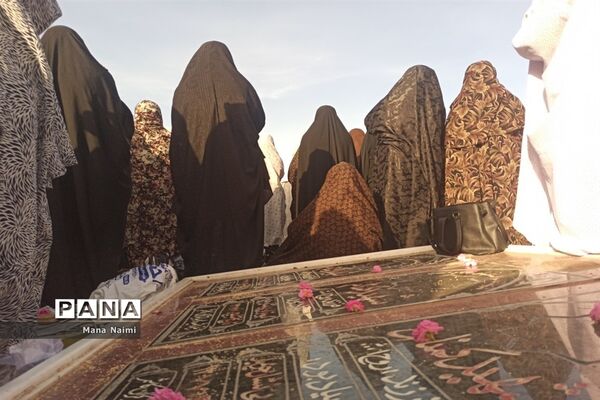 نماز عید فطر در آرامگاه شهید آیت‌الله مدرس در کاشمر