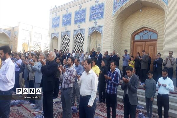 نماز عید فطر در آرامگاه شهید آیت‌الله مدرس در کاشمر