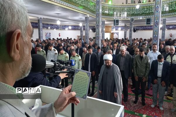 اقامه نماز باشکوه عید سعید فطر در فیروزکوه